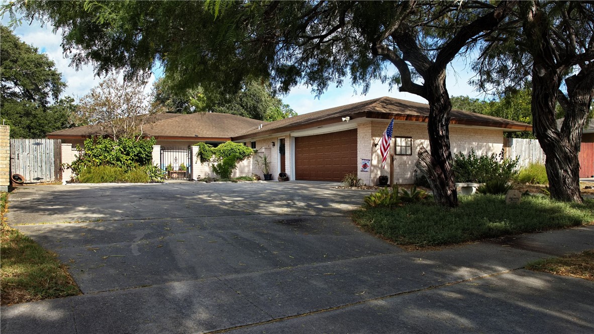 5405 Whitemarsh Dr Property Photo 3