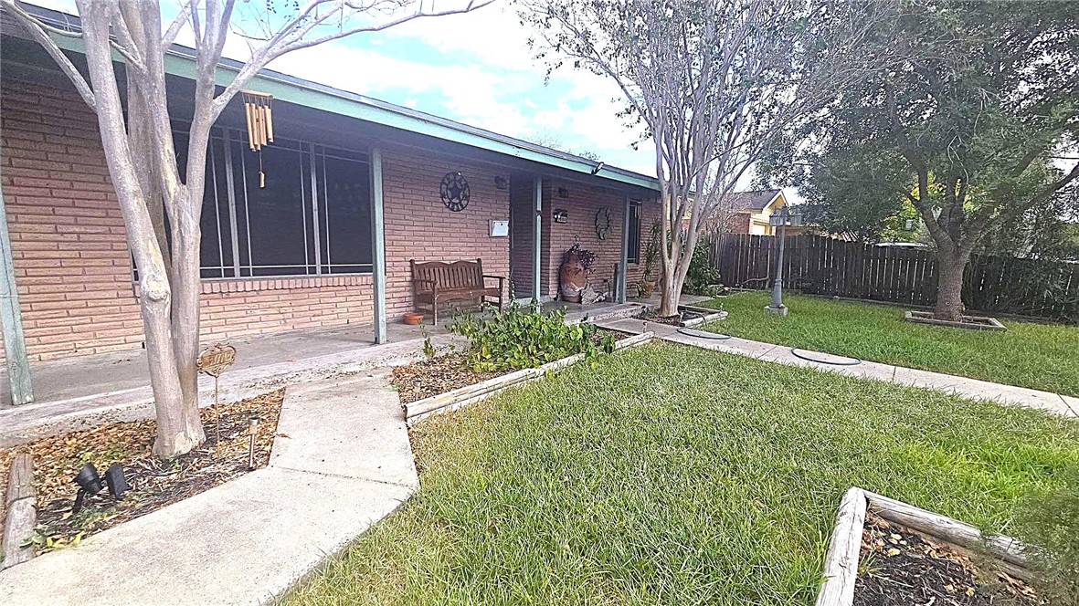 1004 S 17th St Property Photo 1