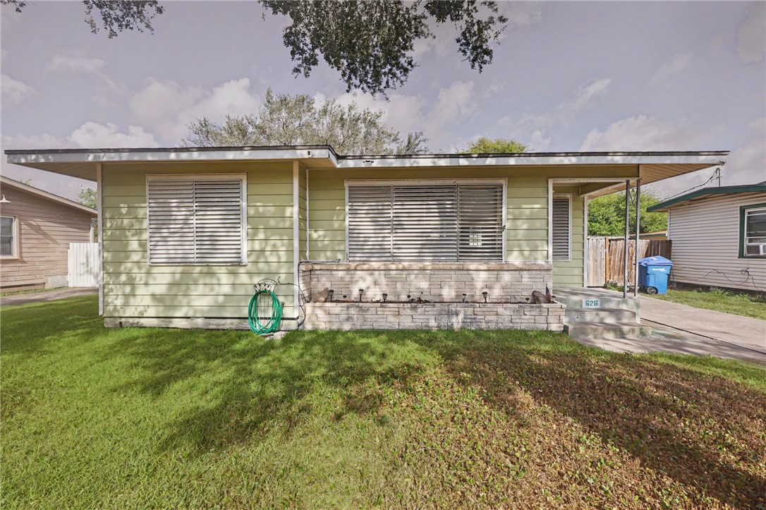 626 Pennington Dr Property Photo 1