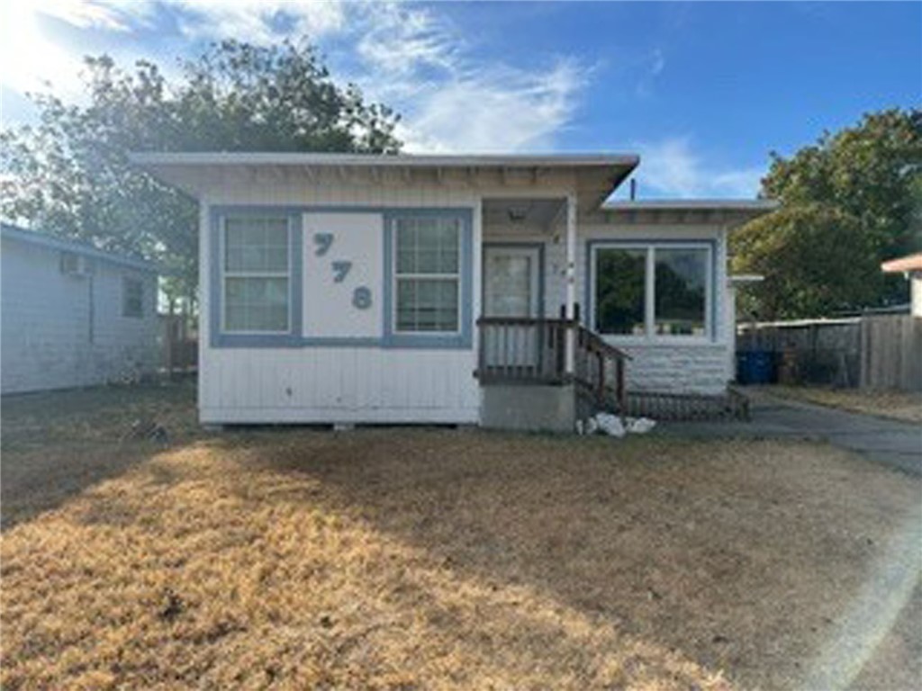 778 Chase Dr Property Photo 4