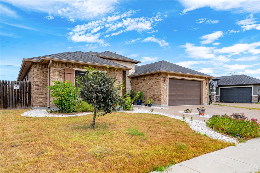 2718 Yeager Dr Property Photo 2