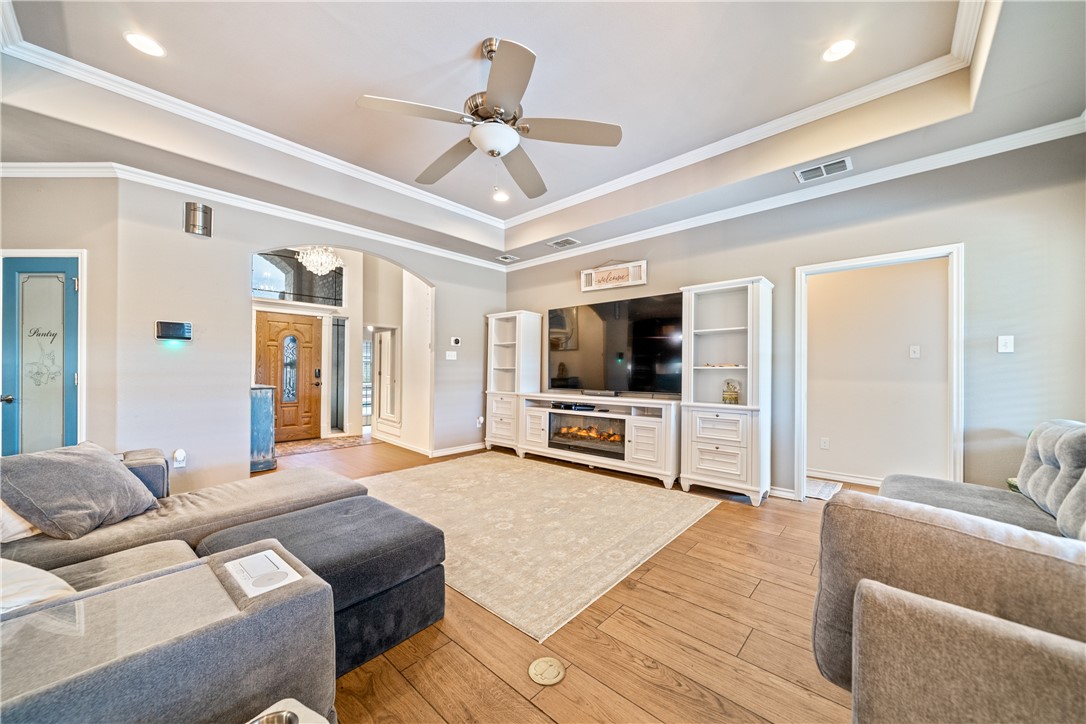 2718 Yeager Dr Property Photo 4