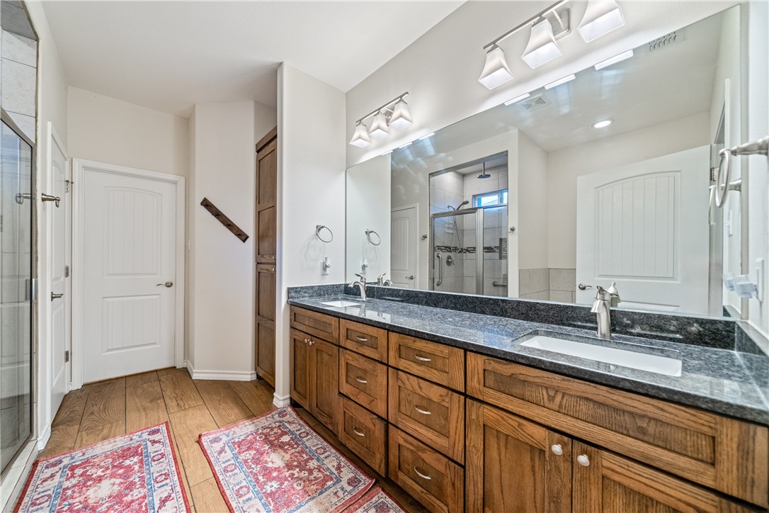 2718 Yeager Dr Property Photo 18