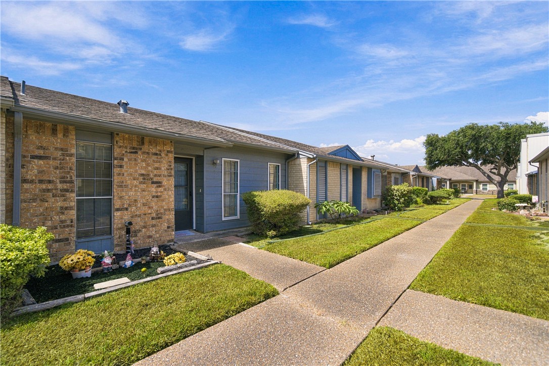1818 Rodd Field I5 Property Photo 2