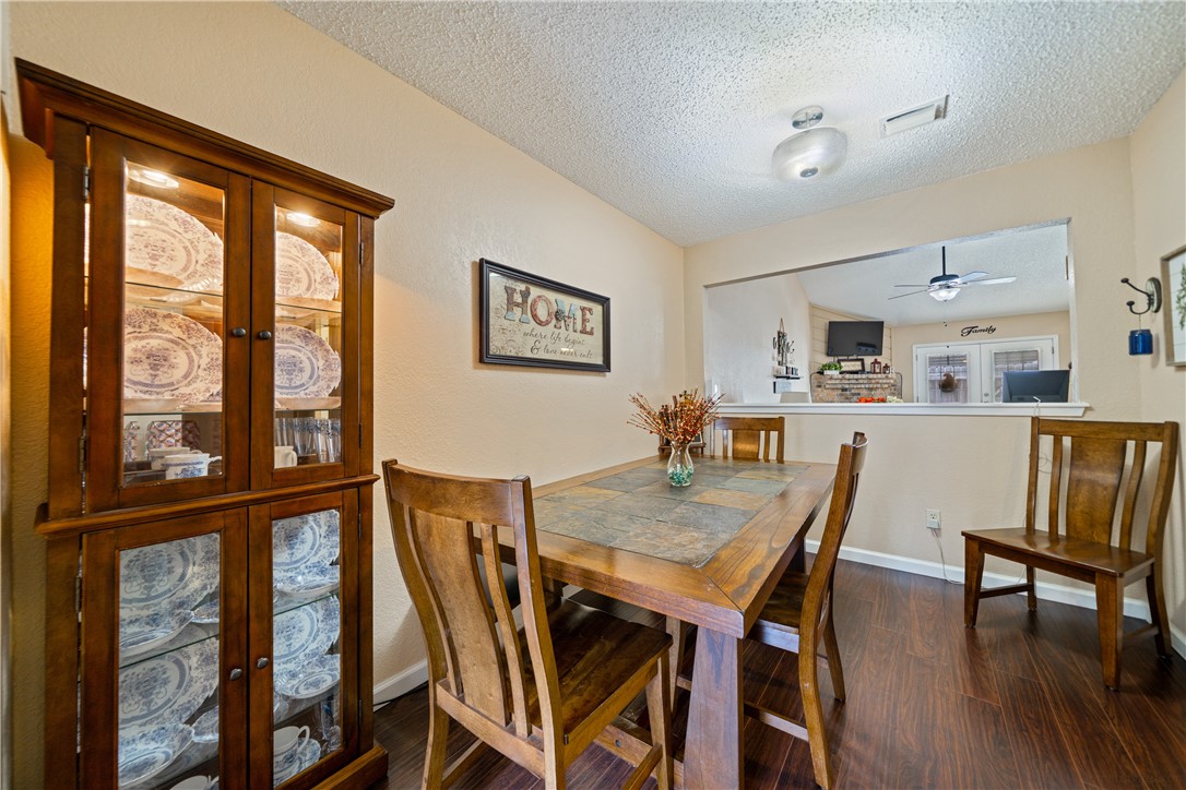 1818 Rodd Field I5 Property Photo 8