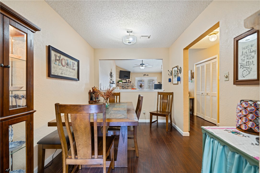 1818 Rodd Field I5 Property Photo 9