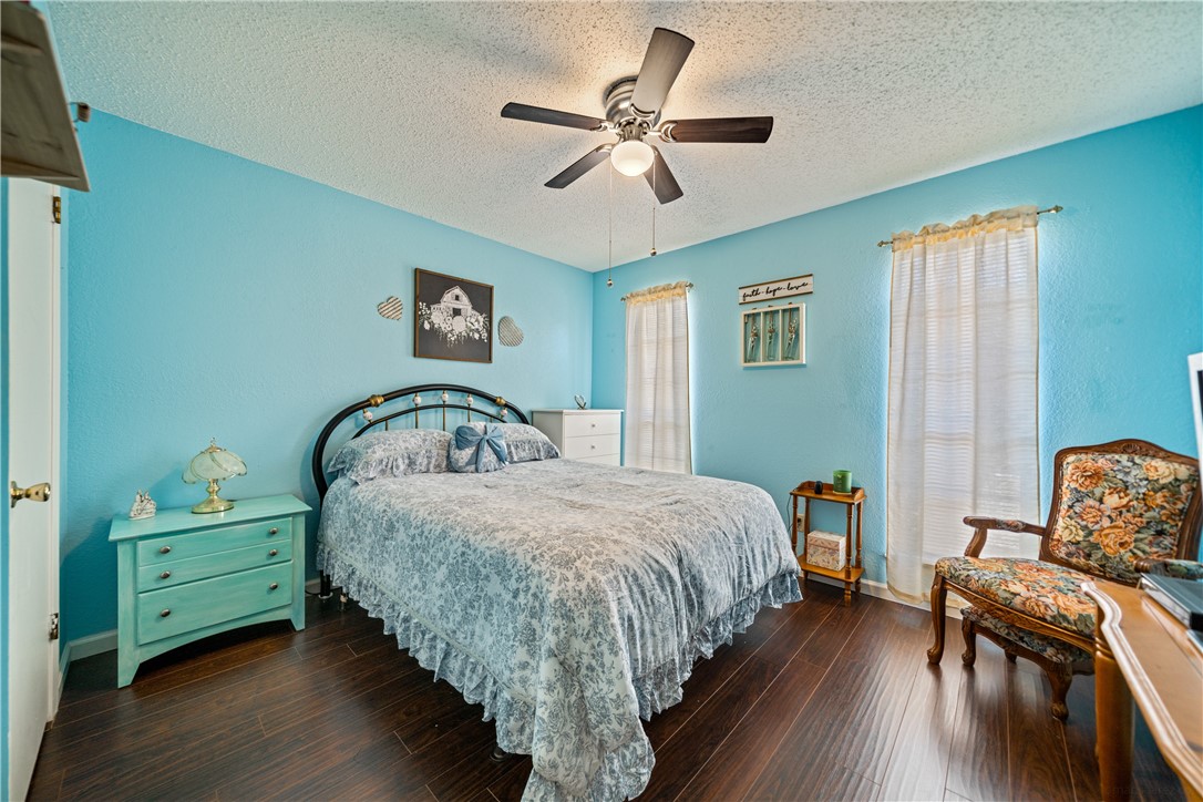 1818 Rodd Field I5 Property Photo 11