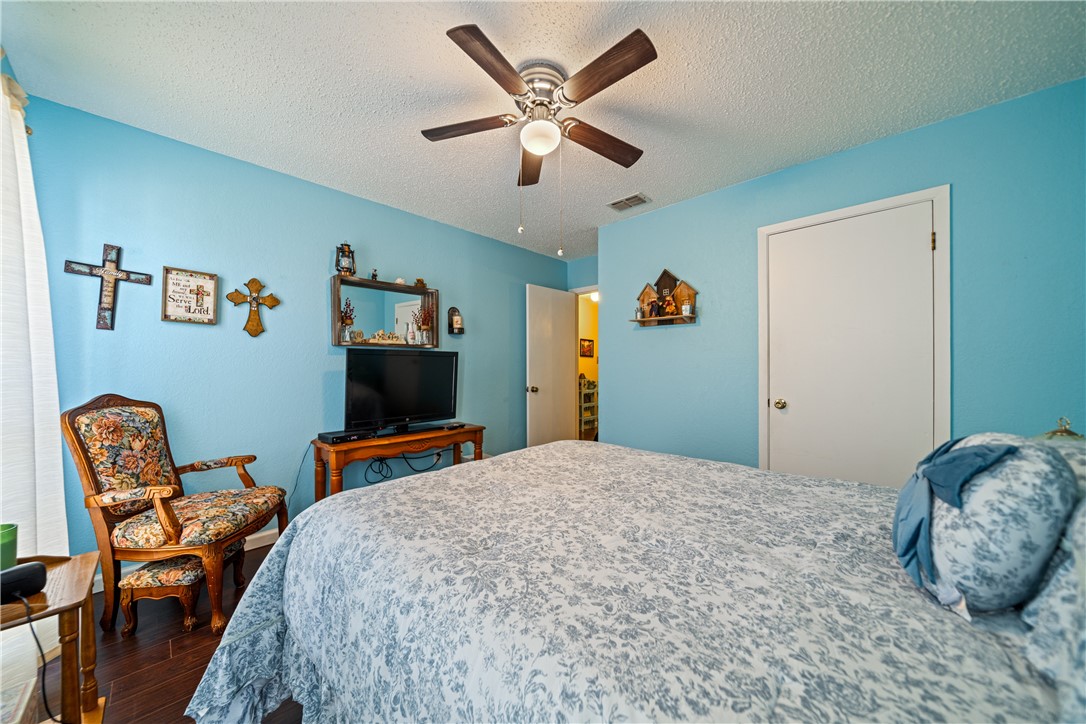 1818 Rodd Field I5 Property Photo 12