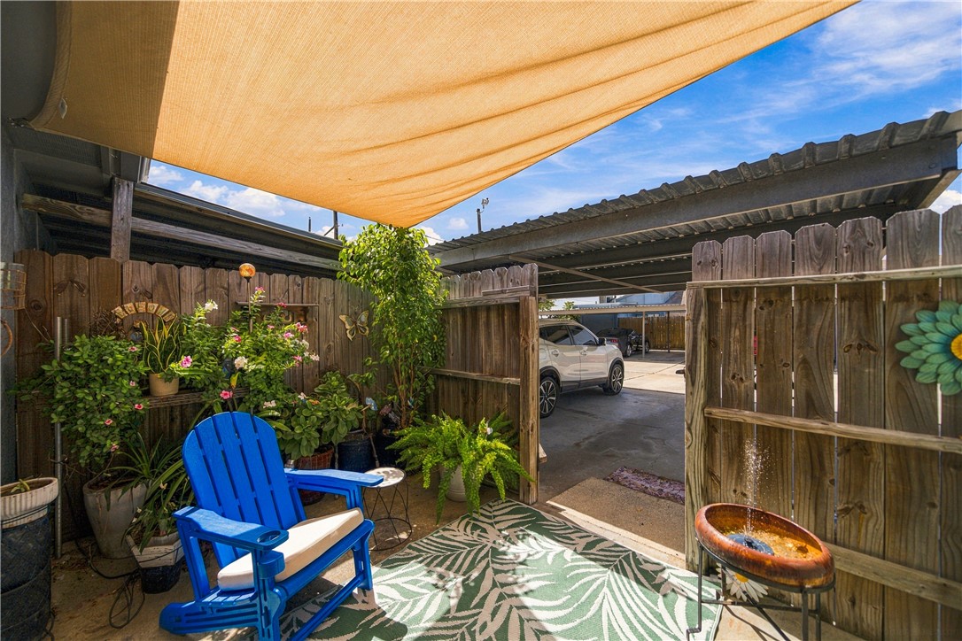 1818 Rodd Field I5 Property Photo 19