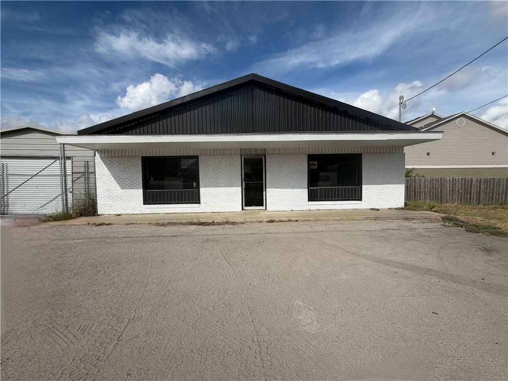 114 S Sunset Strip Dr Property Photo 2