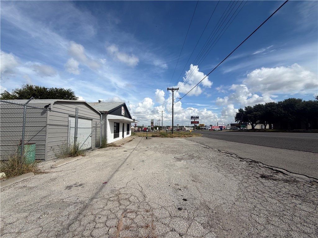 114 S Sunset Strip Dr Property Photo 4