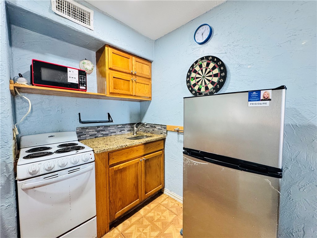 3938 Surfside Blvd 1337 Property Photo 4