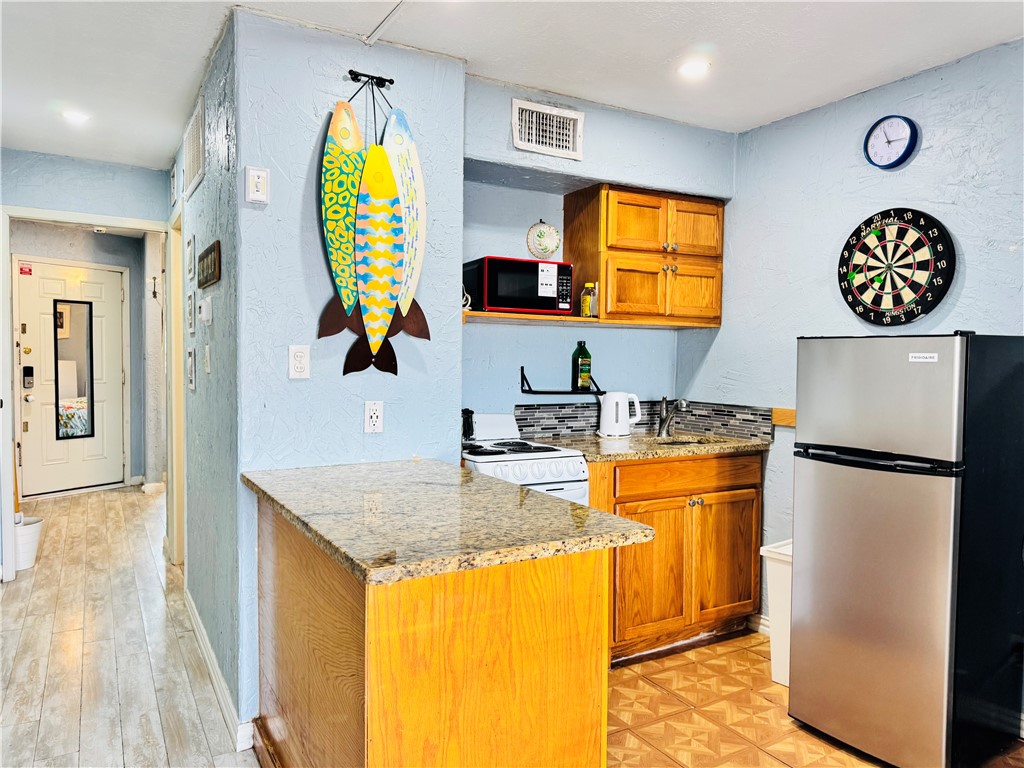 3938 Surfside Blvd 1337 Property Photo 10