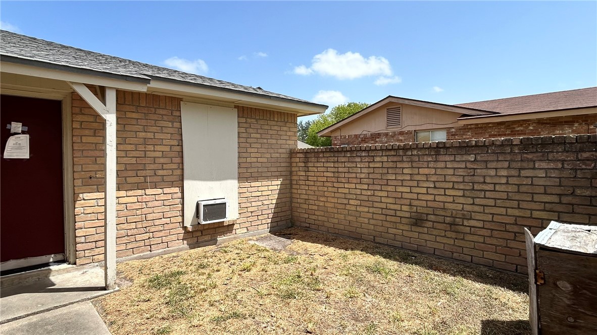 2320 Redwood Lane Property Photo 2