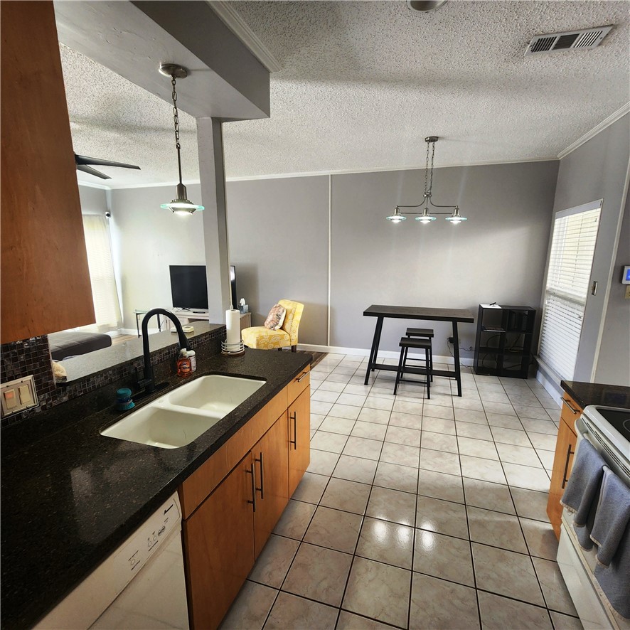 3025 Quail Springs B10 Property Photo 4
