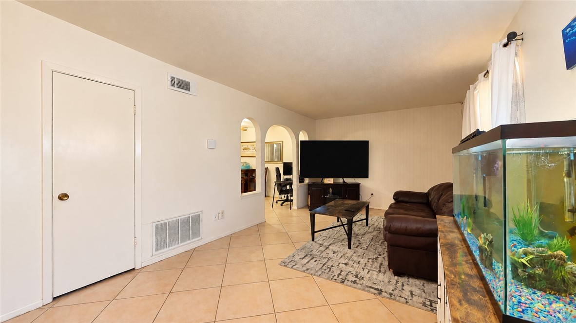 4021 Ogrady Dr Property Photo 4