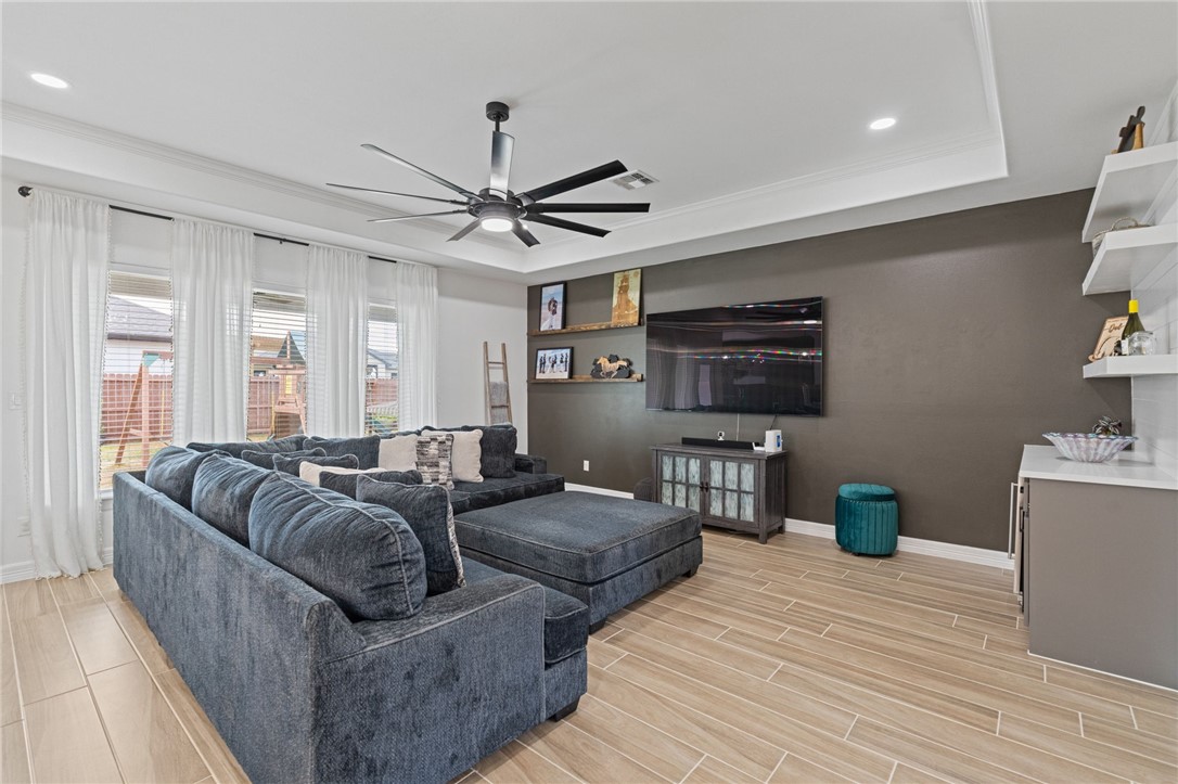 7833 Houshang Dr Property Photo 11