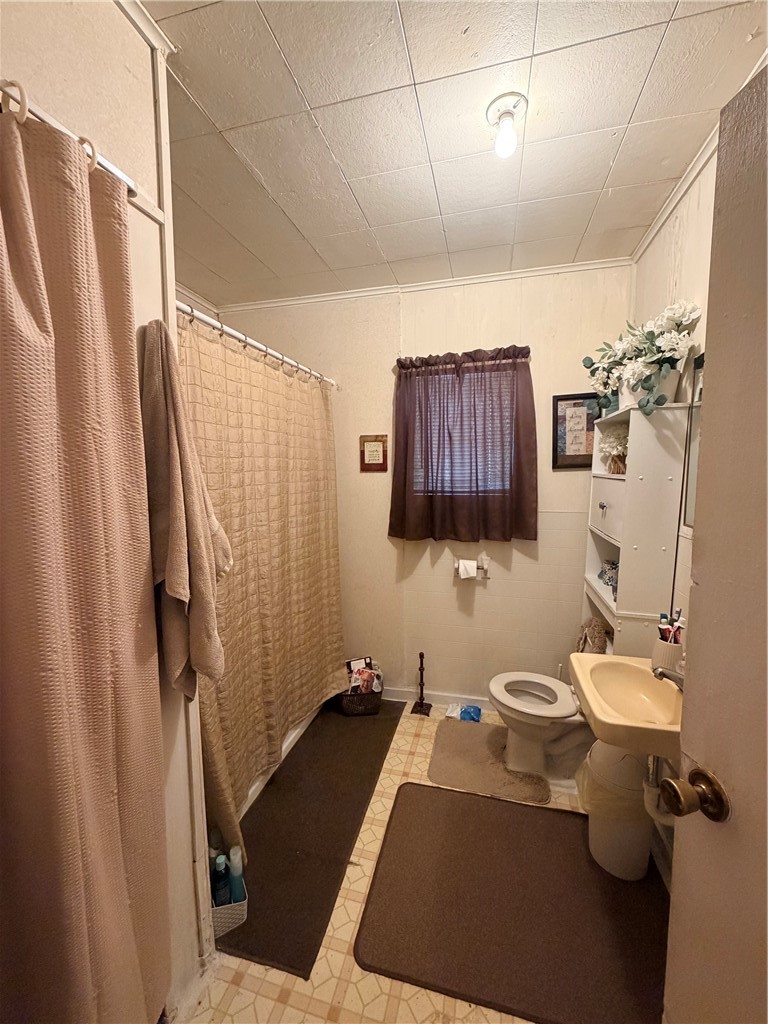 610 E Collins Ave Property Photo 7