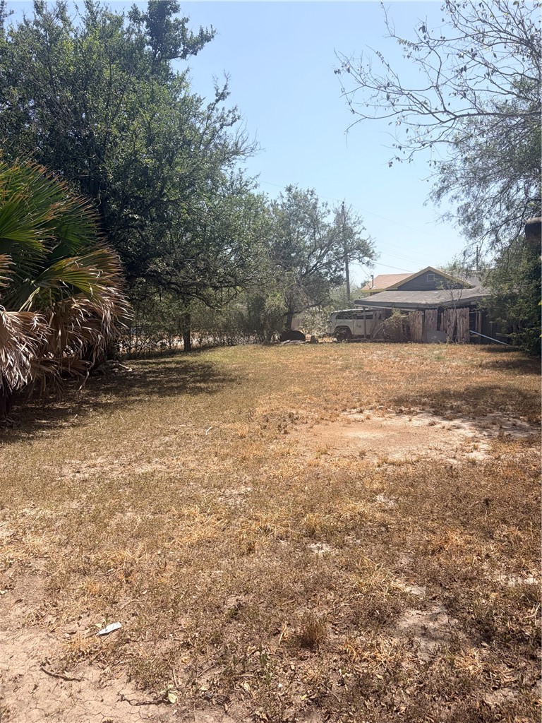 610 E Collins Ave Property Photo 10
