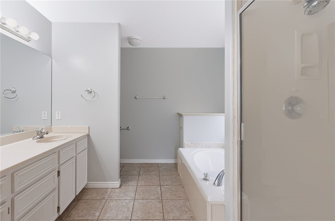 13733 Hawksnest Bay Dr Property Photo 28