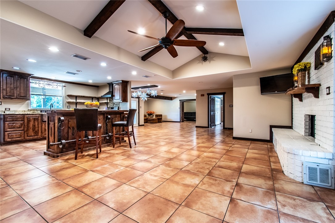 488 Caribbean Dr Property Photo 4