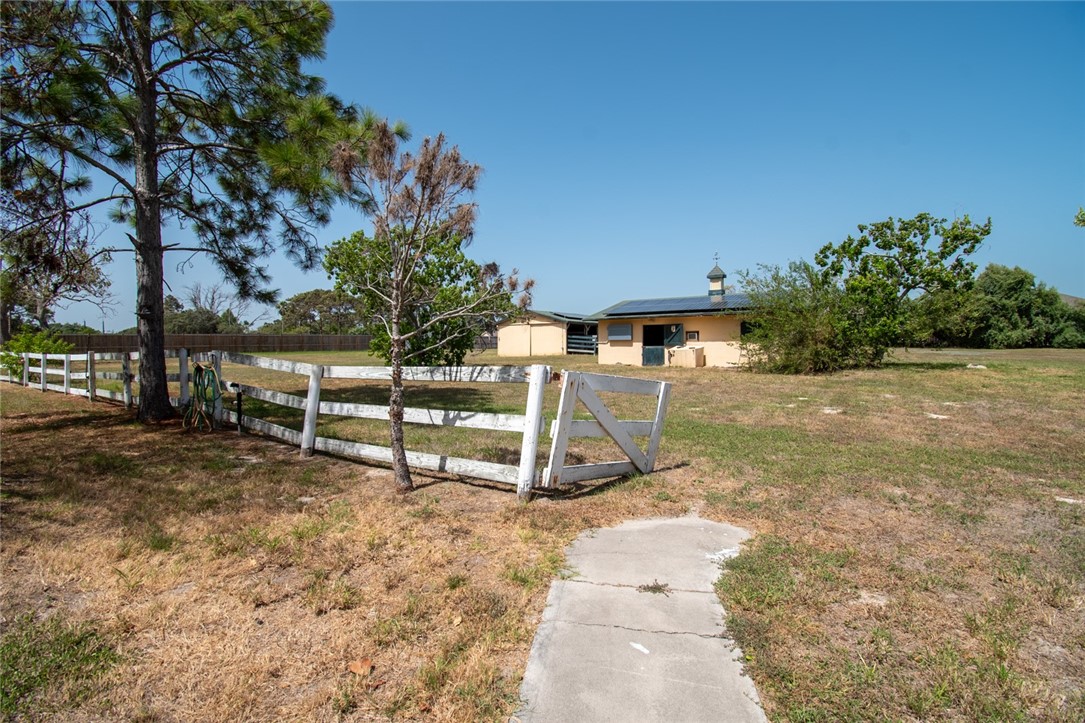 488 Caribbean Dr Property Photo 17
