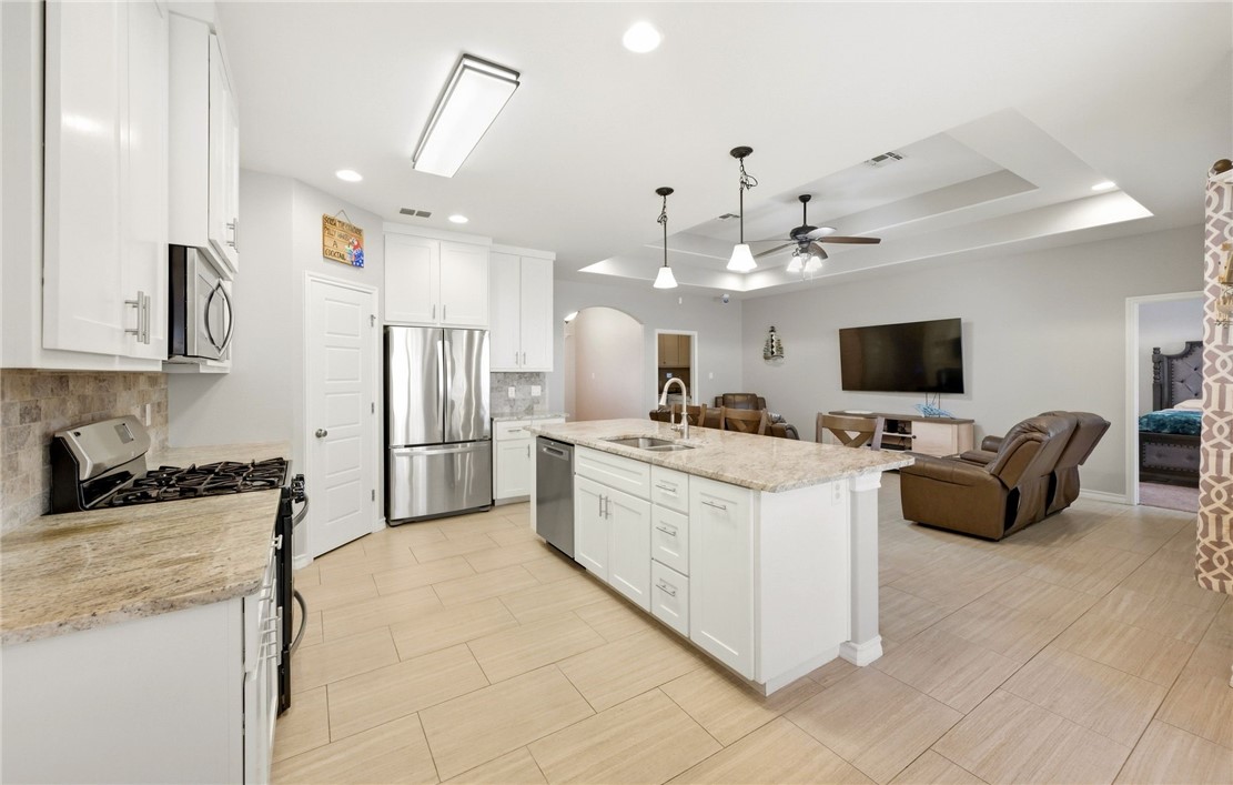 15409 Cuttysark St Property Photo 2