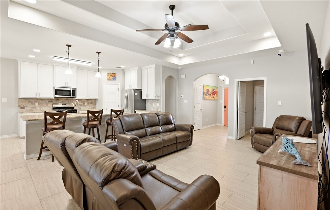15409 Cuttysark St Property Photo 5