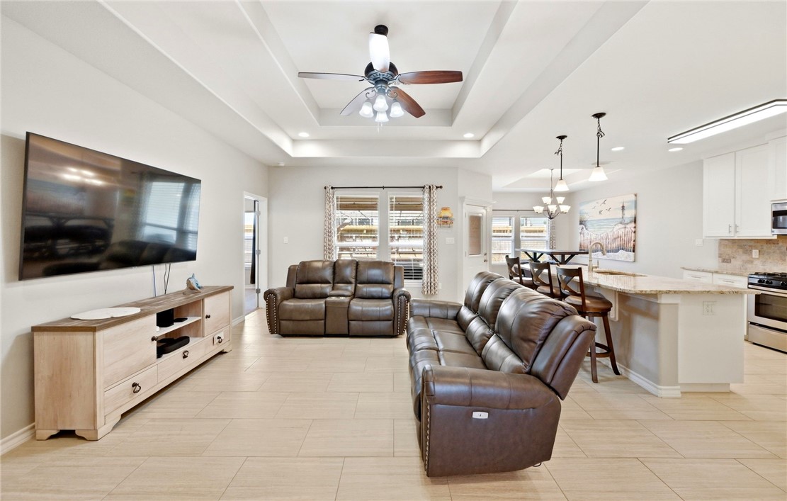 15409 Cuttysark St Property Photo 6