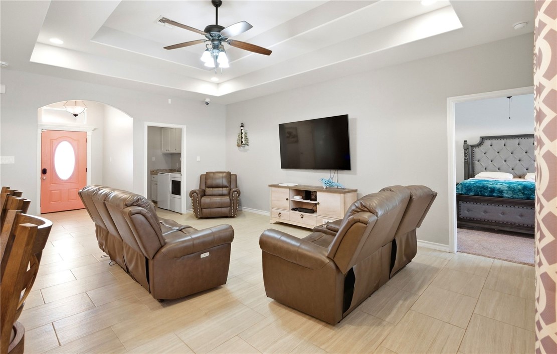 15409 Cuttysark St Property Photo 7