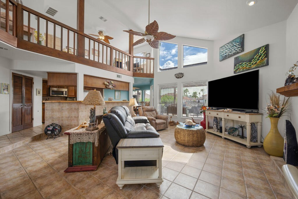 135 Sea View Dr Property Photo 3