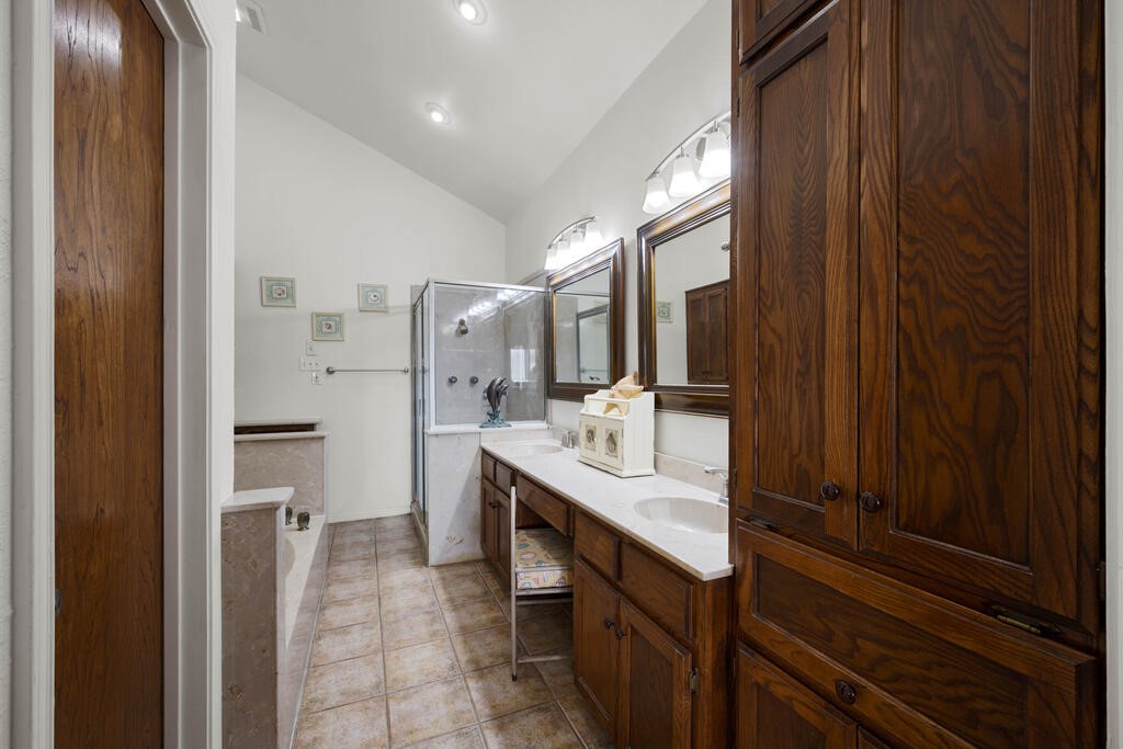 135 Sea View Dr Property Photo 9
