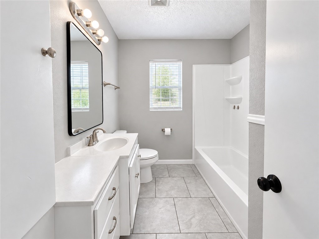 1537 Devon Dr Property Photo 4