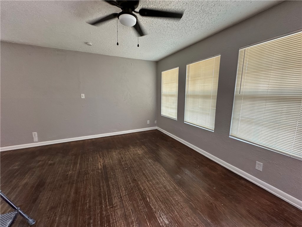 1537 Devon Dr Property Photo 7