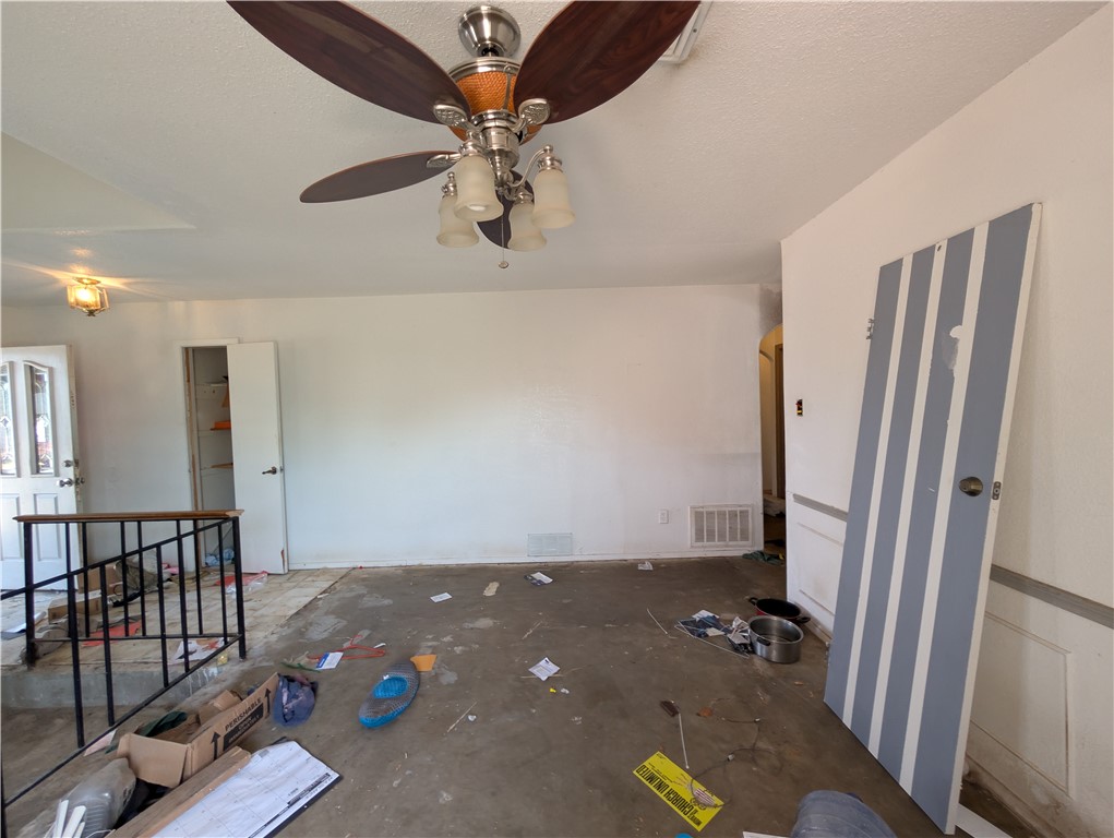 6633 Sahara Dr Property Photo 7