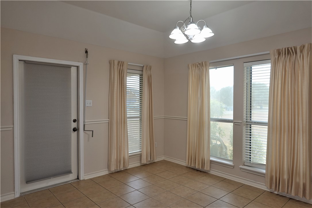 1014 Forest Oak Dr Property Photo 8