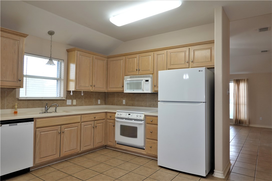 1014 Forest Oak Dr Property Photo 14