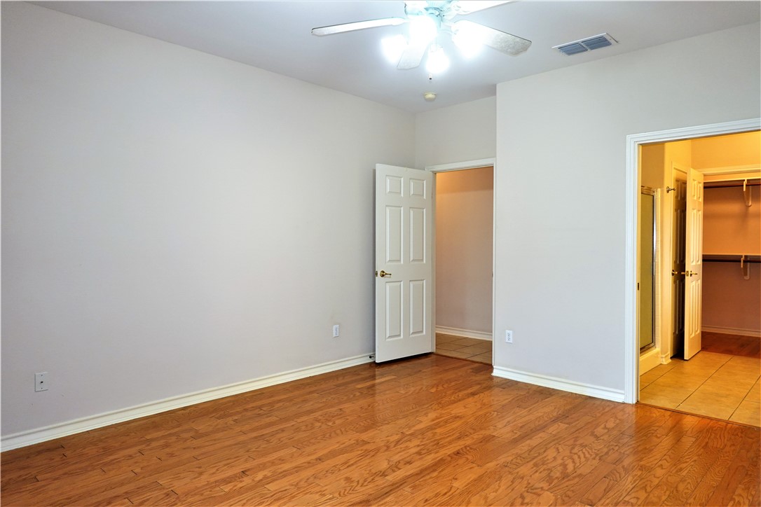 1014 Forest Oak Dr Property Photo 20