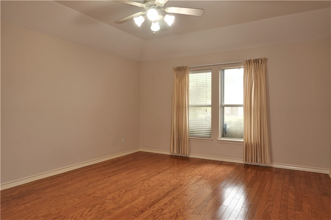 1014 Forest Oak Dr Property Photo 24
