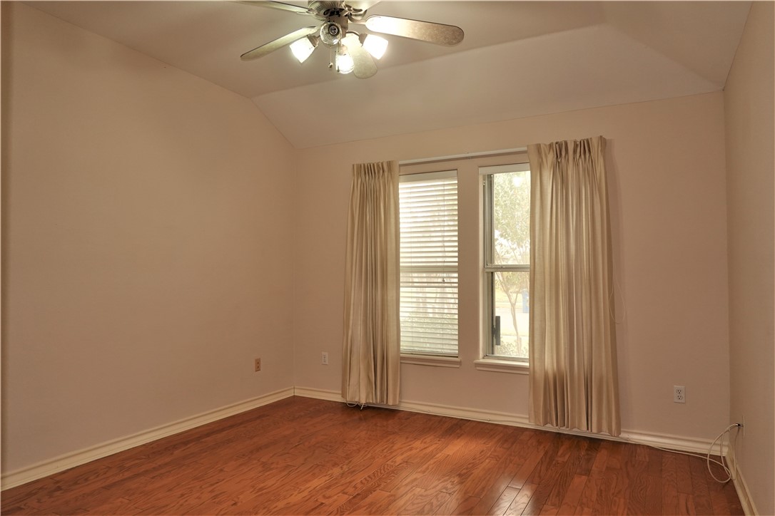 1014 Forest Oak Dr Property Photo 25