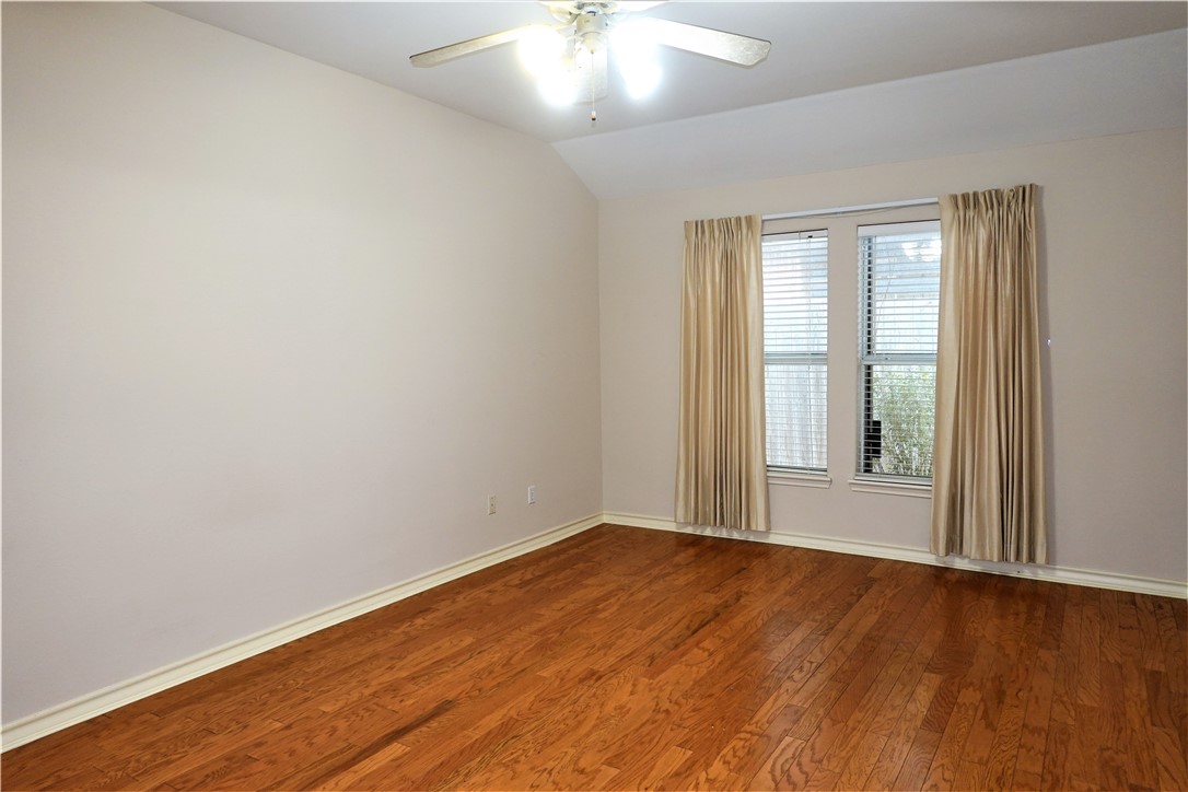1014 Forest Oak Dr Property Photo 29