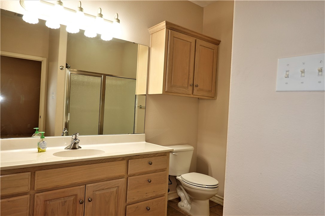 1014 Forest Oak Dr Property Photo 30