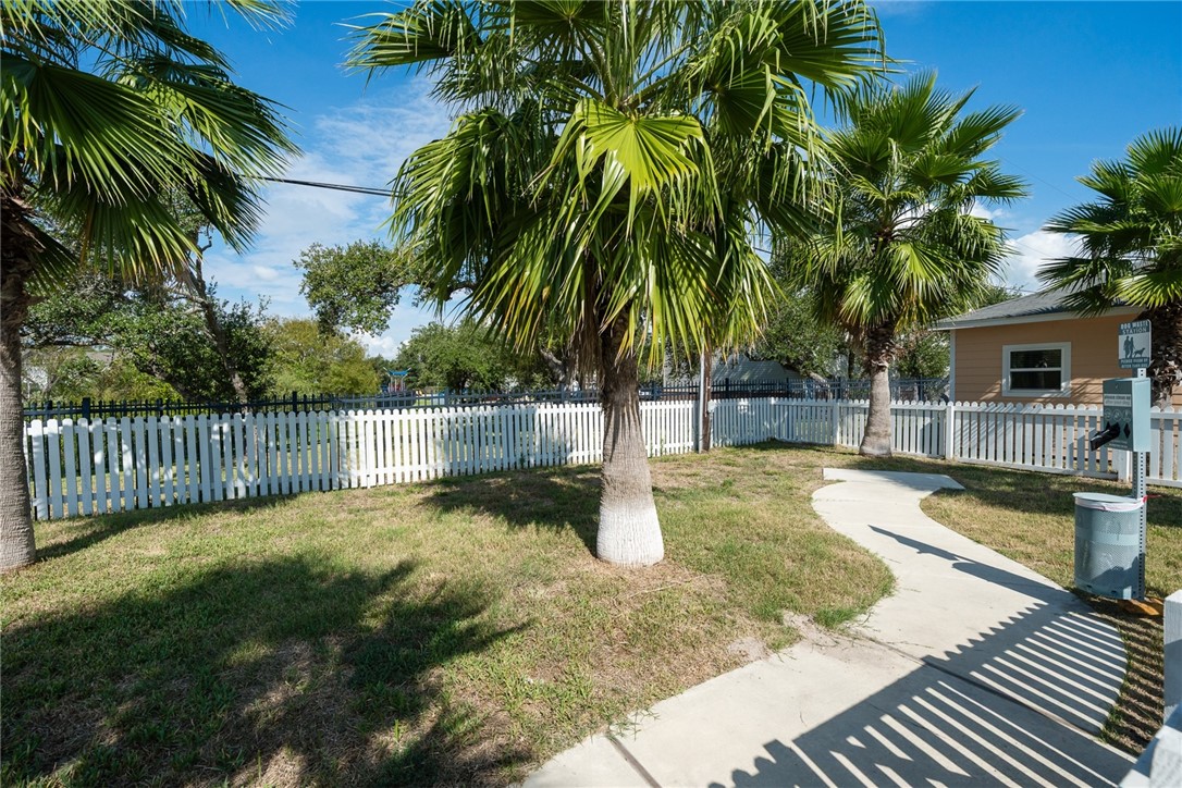 153 Oasis Cir Property Photo 5