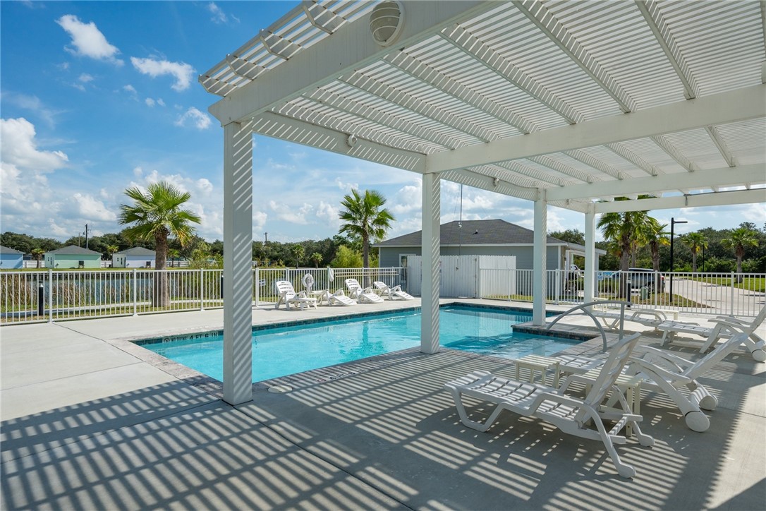 153 Oasis Cir Property Photo 6