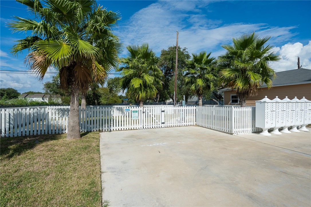 153 Oasis Cir Property Photo 21