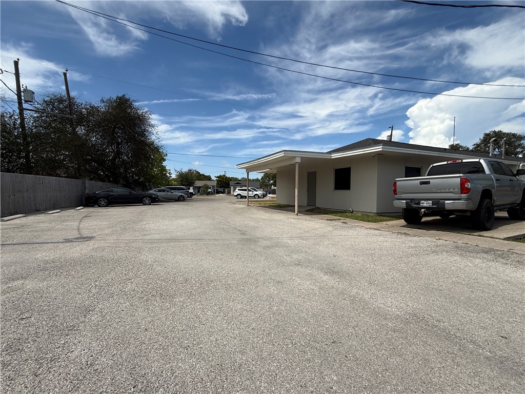5705 Gollihar Property Photo 4