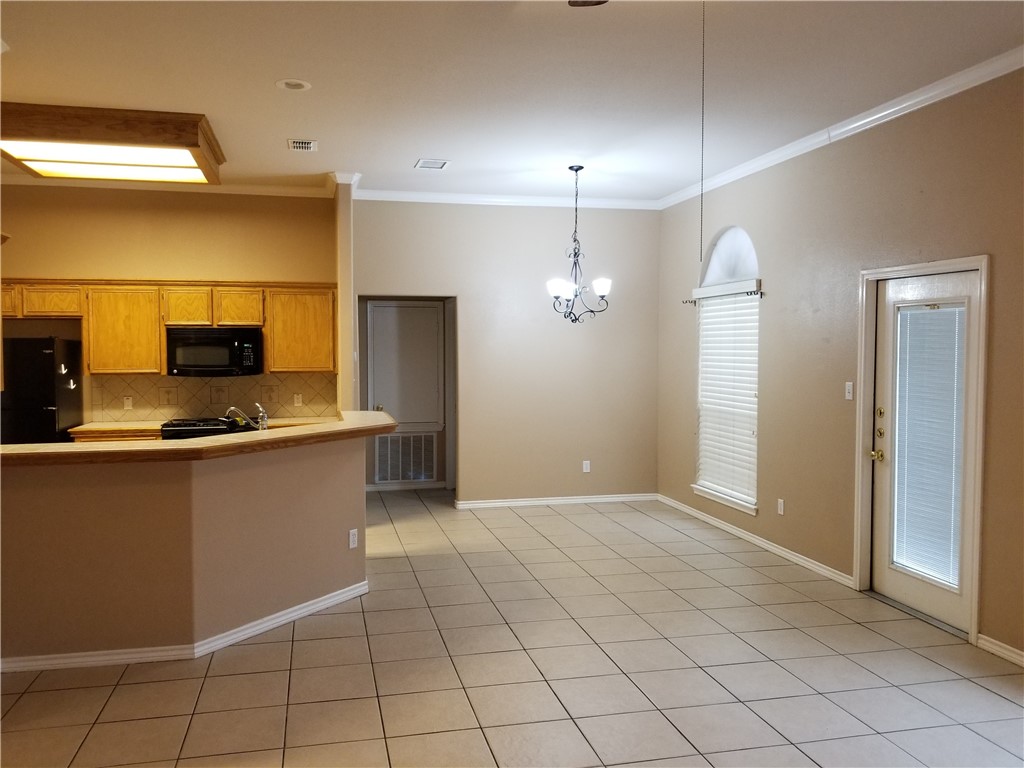2410 Luzius Dr Property Photo 7