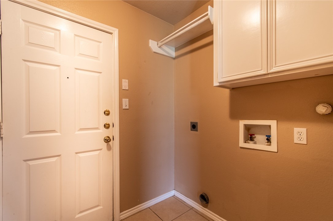 2410 Luzius Dr Property Photo 16