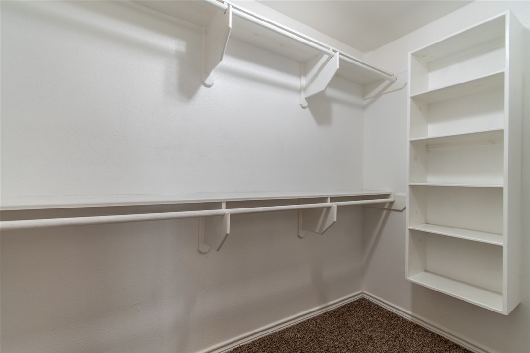 2410 Luzius Dr Property Photo 22