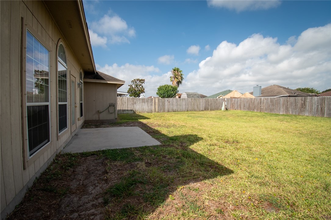 2410 Luzius Dr Property Photo 23